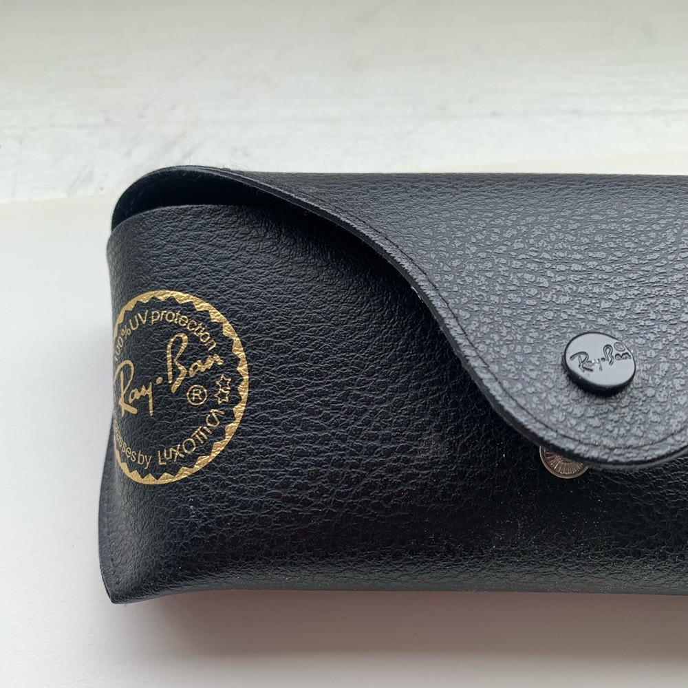 Ray Ban eye glasses with case - Picture 4 of 4